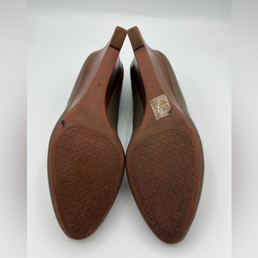 Tory Burch Taupe Leather Wedge Heel Pumps with Silver Emblem. Size 10. - Picture 4 of 10